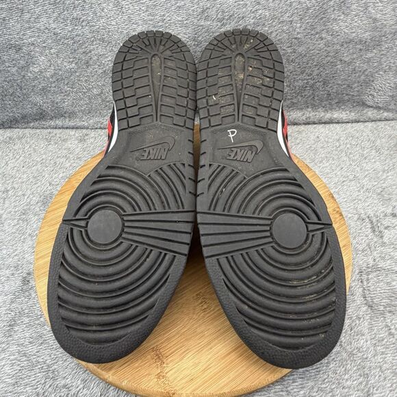 Athletic_Shoes